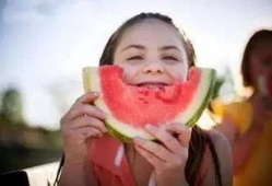 搞笑吃瓜大爆料图片大全,带你领略网络幽默盛宴